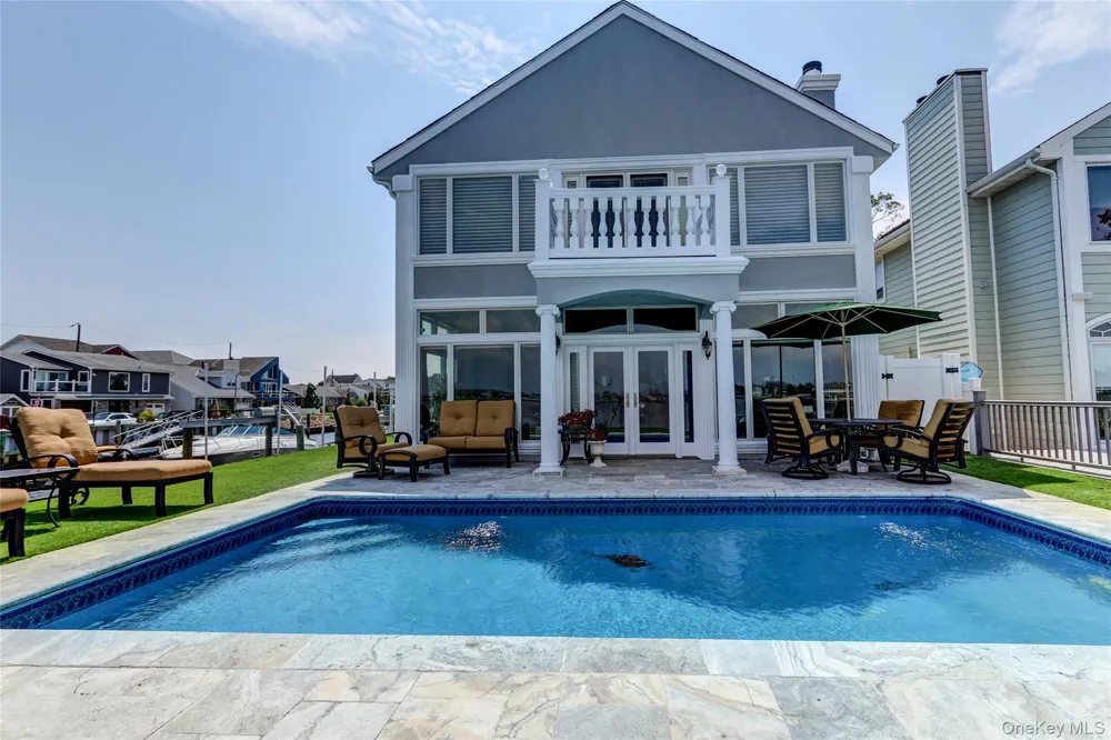 609 E Bay Drive Long Beach, NY 11561