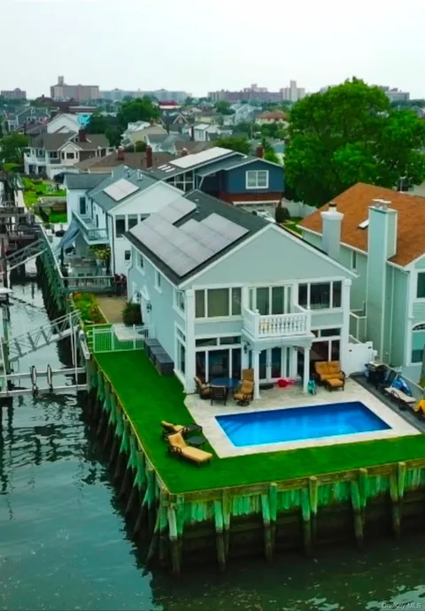 609 E Bay Drive