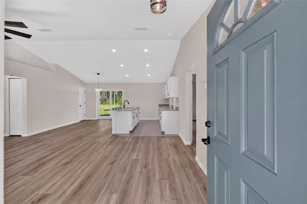6 BAY PASS TERRACE Ocklawaha, FL 32179