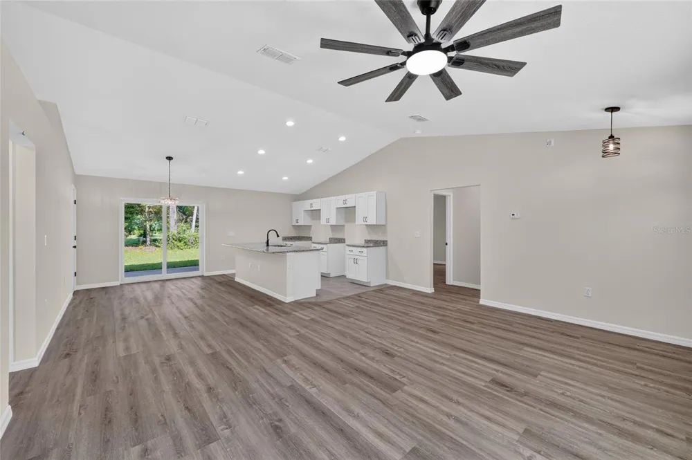 6 BAY PASS TERRACE Ocklawaha, FL 32179