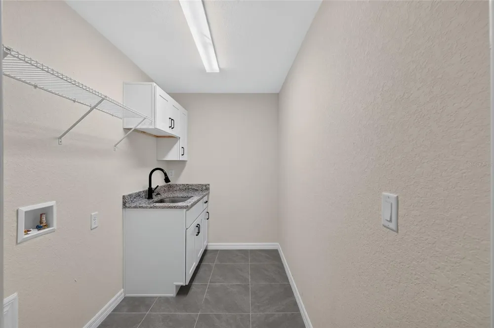 6 BAY PASS TERRACE Ocklawaha, FL 32179
