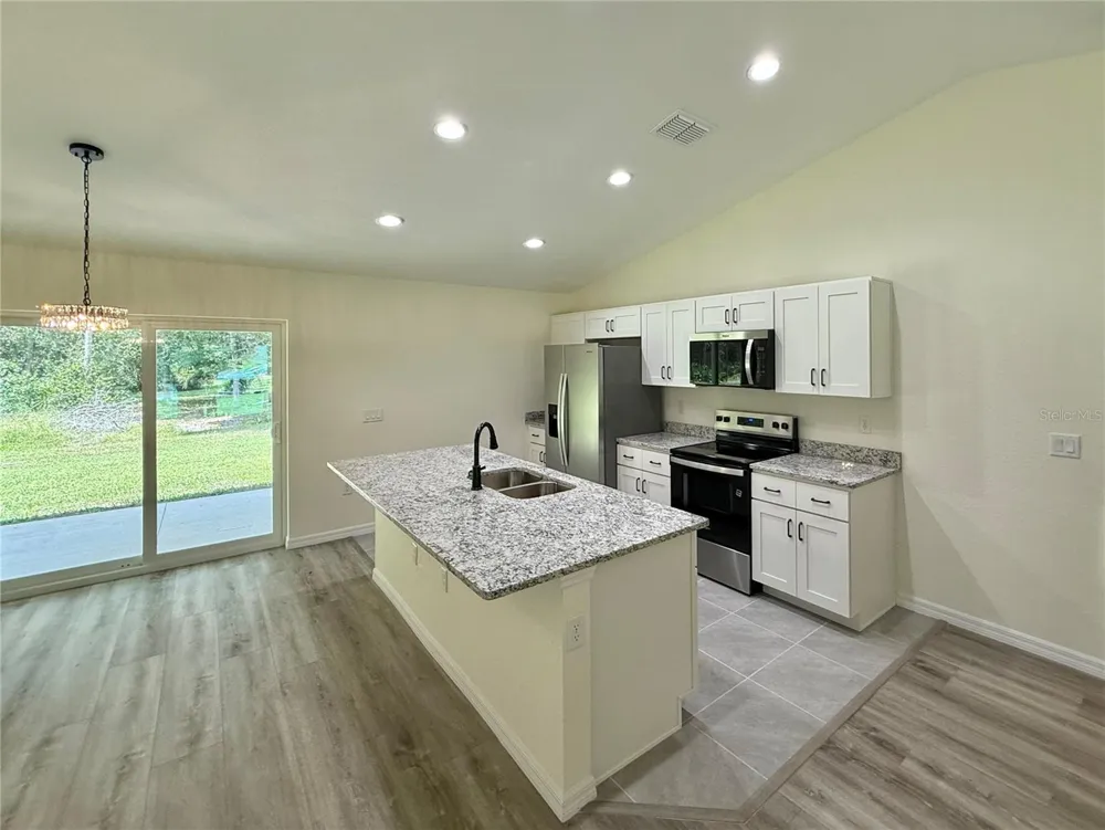 6 BAY PASS TERRACE Ocklawaha, FL 32179