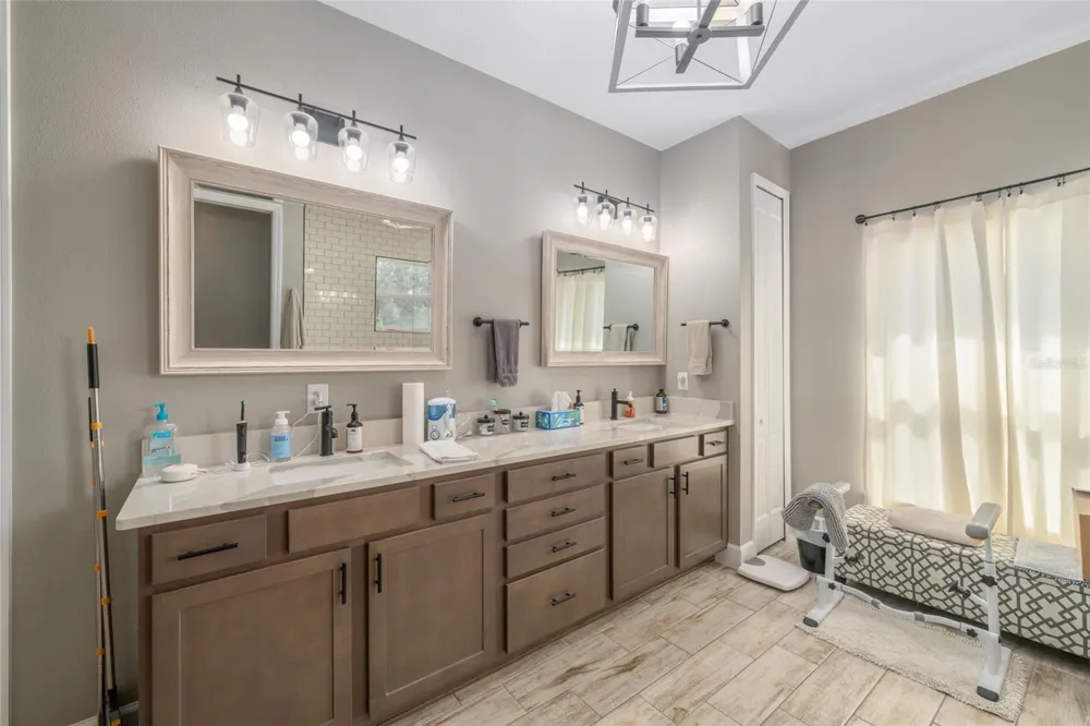 4821 SUNNYSIDE DRIVE Fruitland Park, FL 34731
