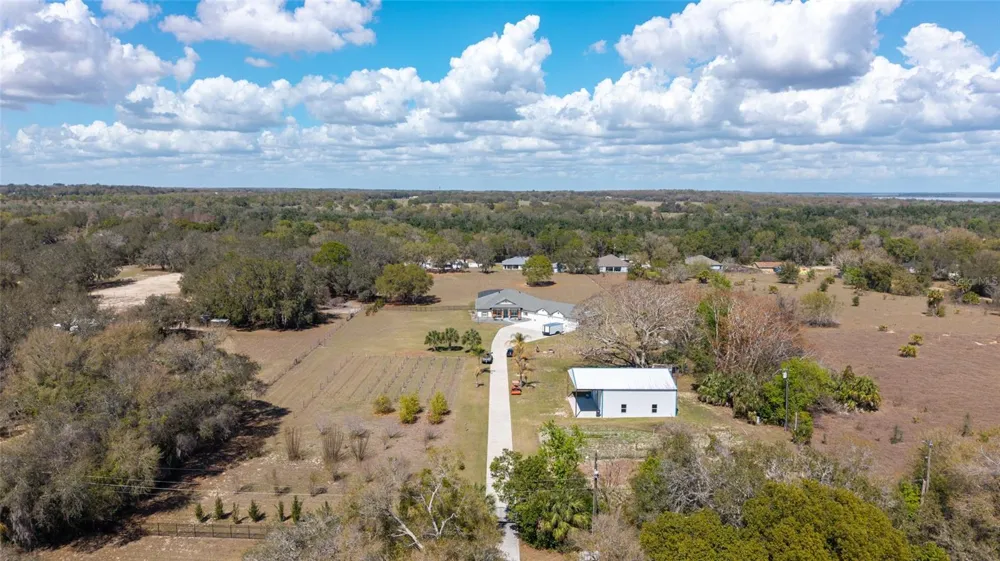 4821 SUNNYSIDE DRIVE Fruitland Park, FL 34731