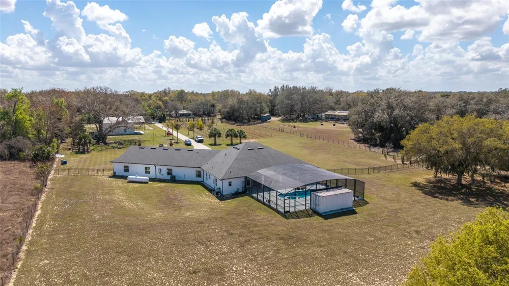 4821 SUNNYSIDE DRIVE Fruitland Park, FL 34731