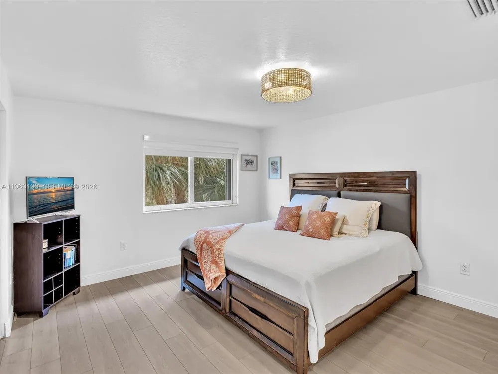 2237 NW 171st Ter Pembroke Pines, FL 33028