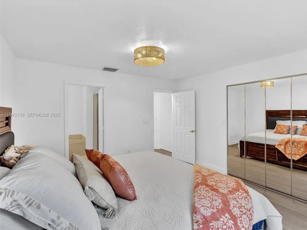 2237 NW 171st Ter Pembroke Pines, FL 33028