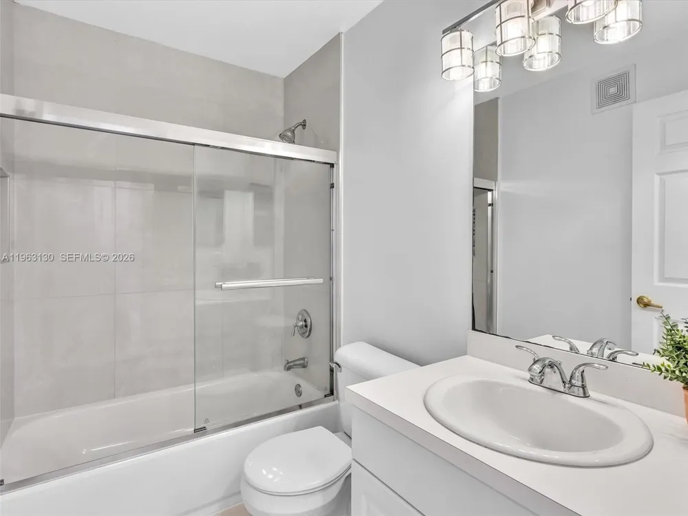 2237 NW 171st Ter Pembroke Pines, FL 33028