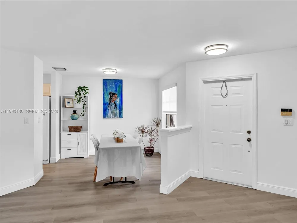 2237 NW 171st Ter Pembroke Pines, FL 33028