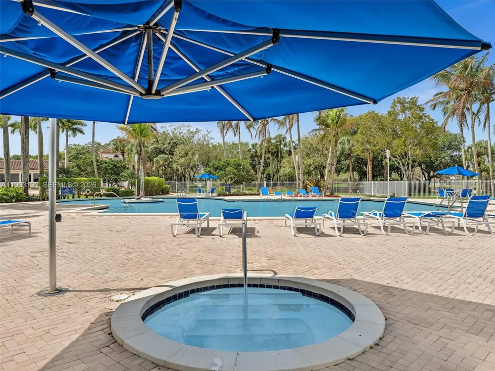 2237 NW 171st Ter Pembroke Pines, FL 33028