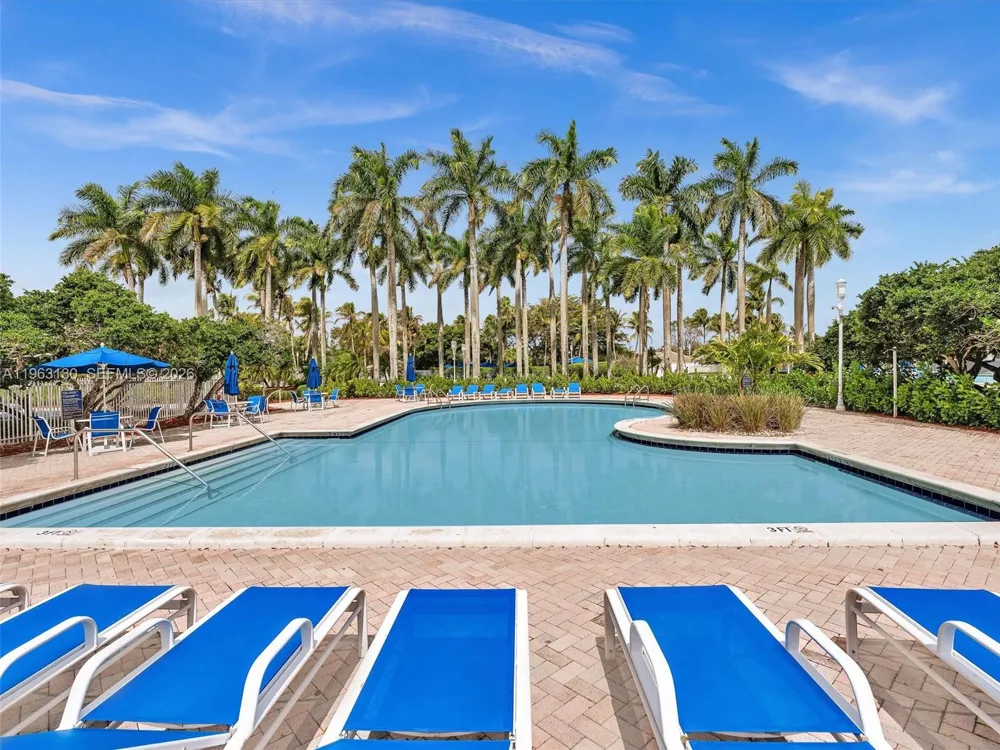 2237 NW 171st Ter Pembroke Pines, FL 33028