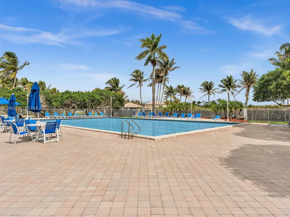 2237 NW 171st Ter Pembroke Pines, FL 33028