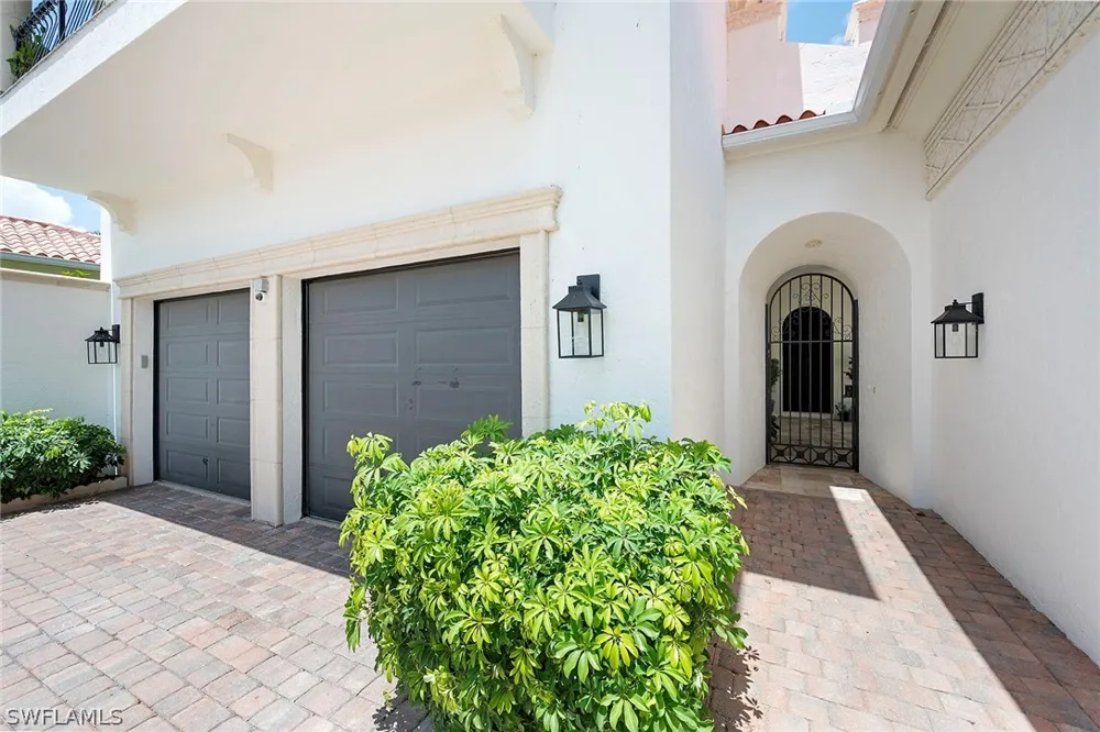 Medallist Lane Naples, FL 34109