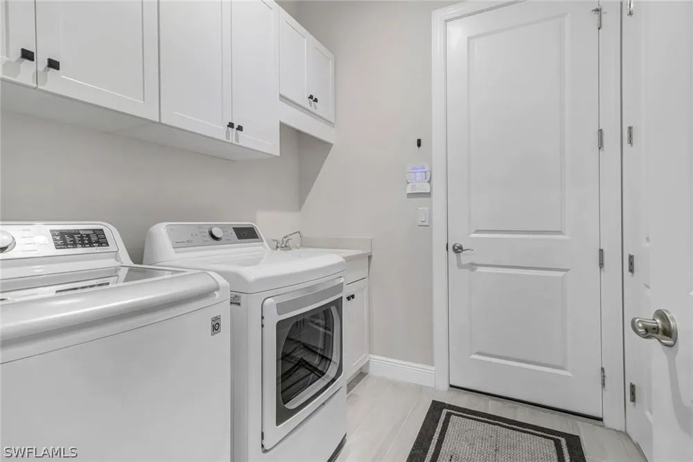 Saint Lucia Drive Naples, FL 34114