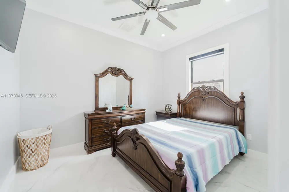 398 35th Ave NW Naples, FL 34120