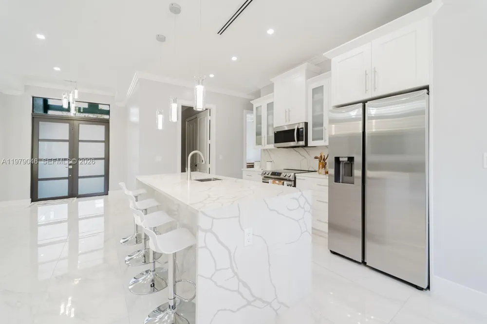 398 35th Ave NW Naples, FL 34120