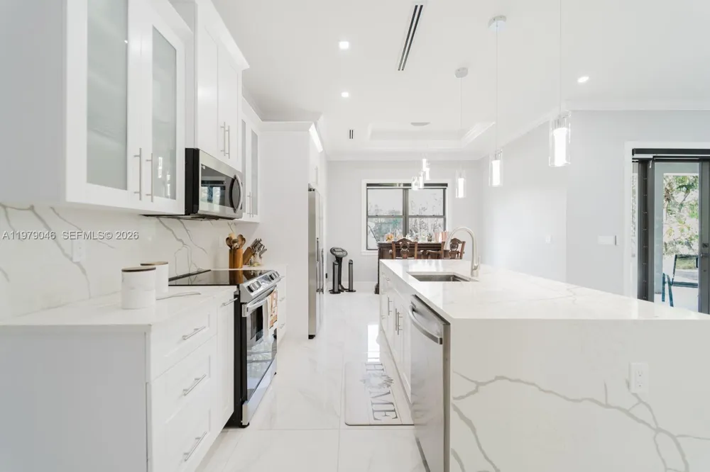 398 35th Ave NW Naples, FL 34120