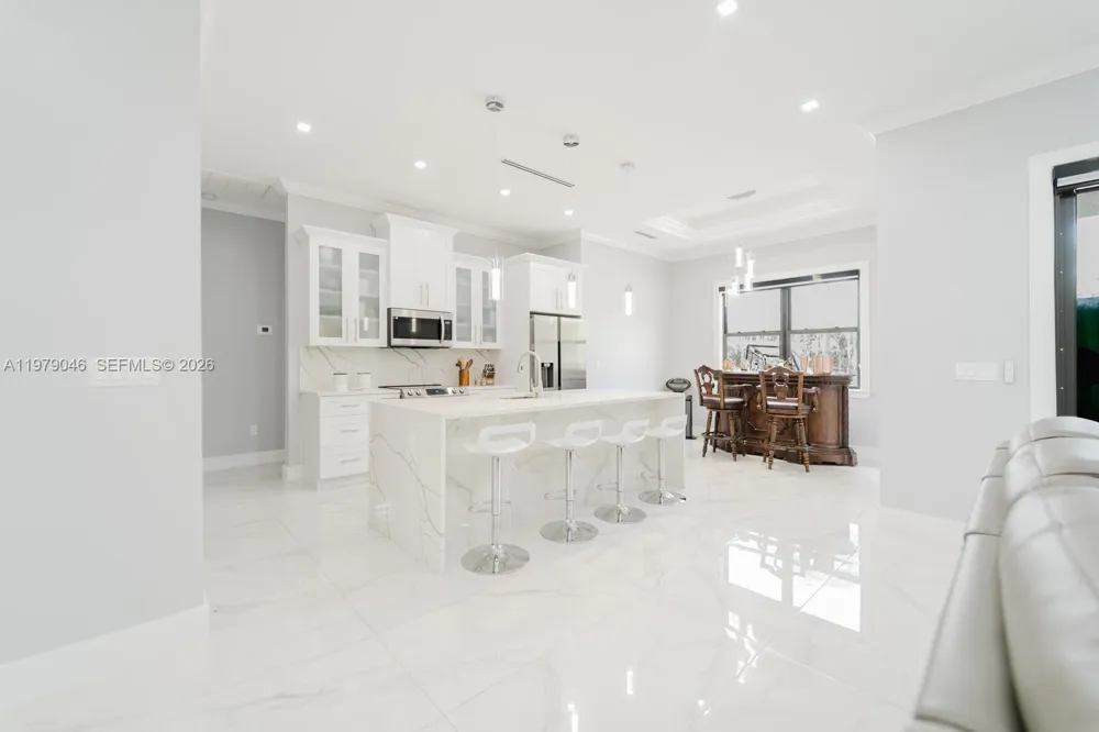 398 35th Ave NW Naples, FL 34120