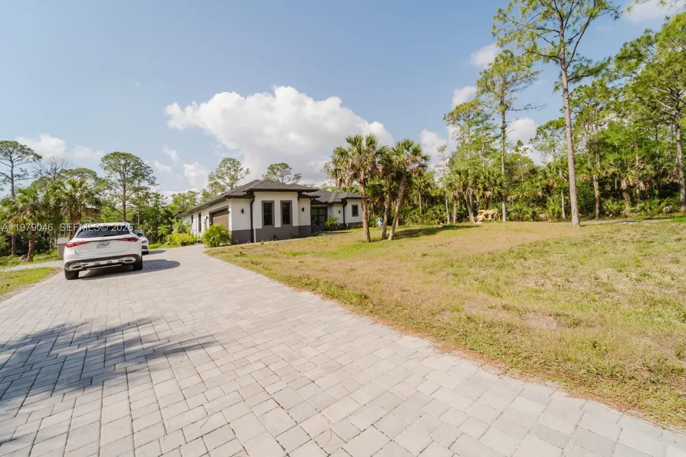 398 35th Ave NW Naples, FL 34120