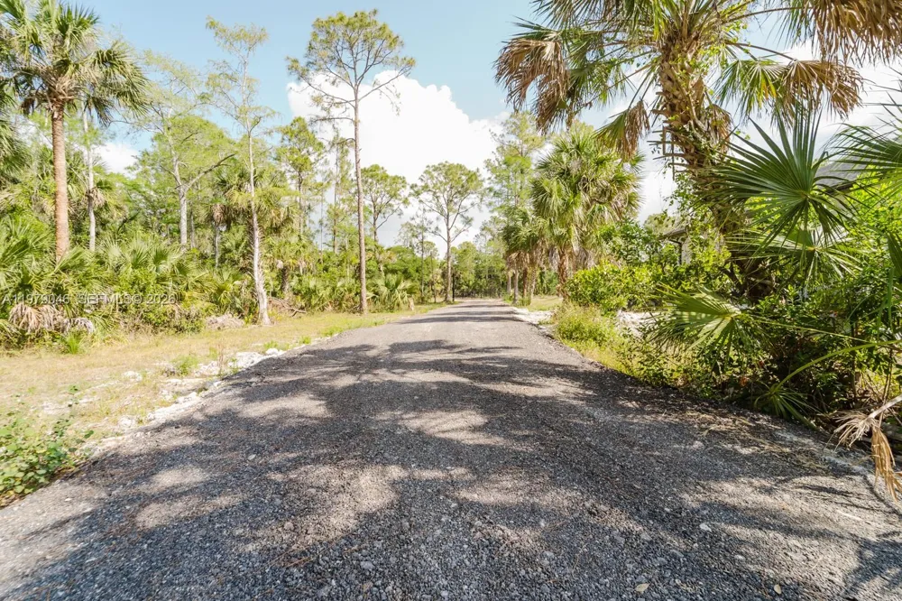 398 35th Ave NW Naples, FL 34120