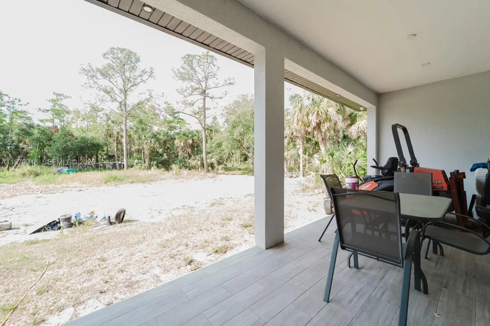 398 35th Ave NW Naples, FL 34120