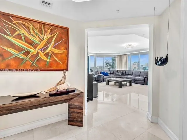 3535 S Ocean Dr #905 Hollywood, FL 33019