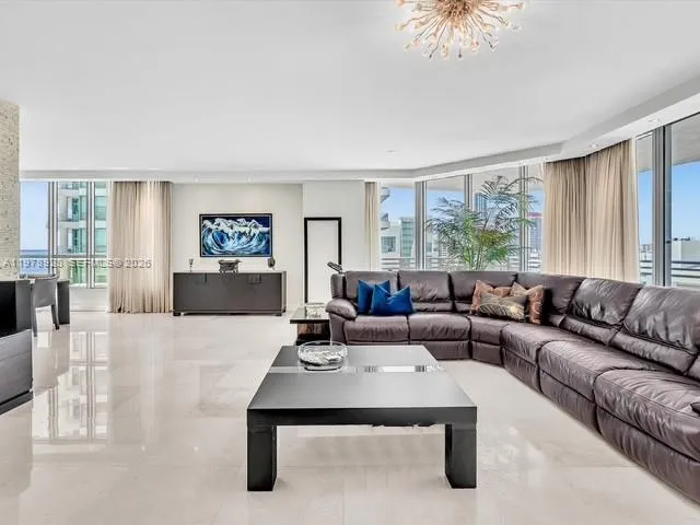 3535 S OCEAN DR #905 Hollywood, FL 33019