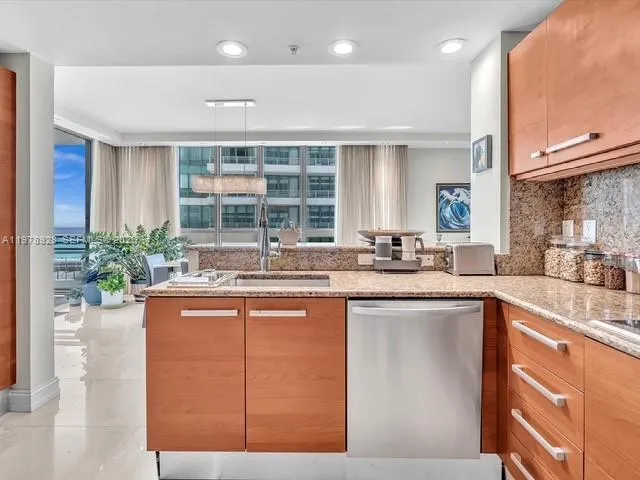3535 S OCEAN DR #905 Hollywood, FL 33019