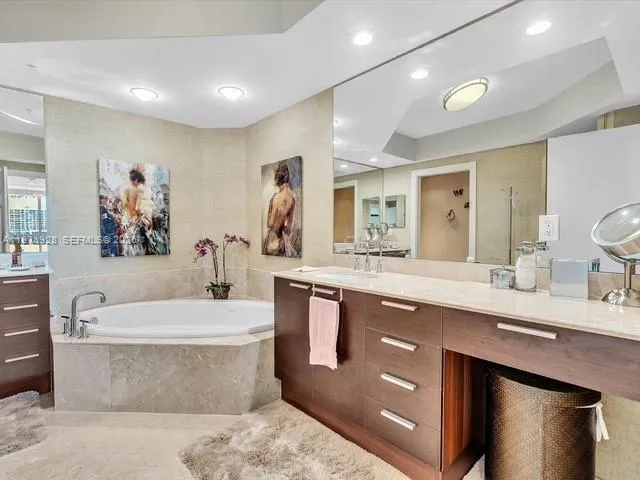 3535 S OCEAN DR #905 Hollywood, FL 33019