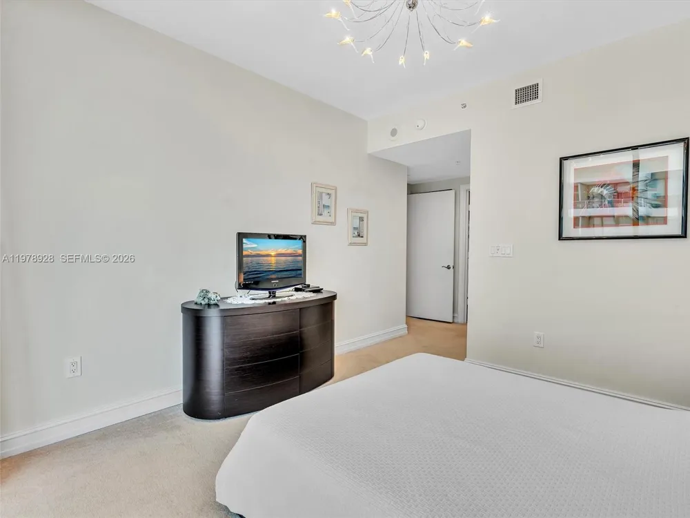 3535 S OCEAN DR #905 Hollywood, FL 33019