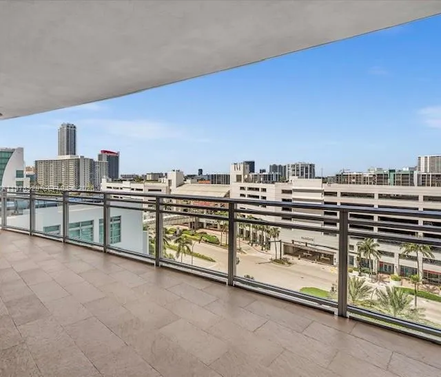 3535 S OCEAN DR #905 Hollywood, FL 33019