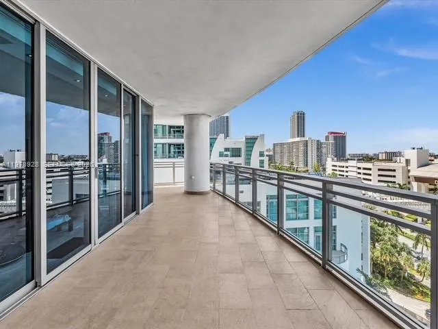 3535 S OCEAN DR #905 Hollywood, FL 33019