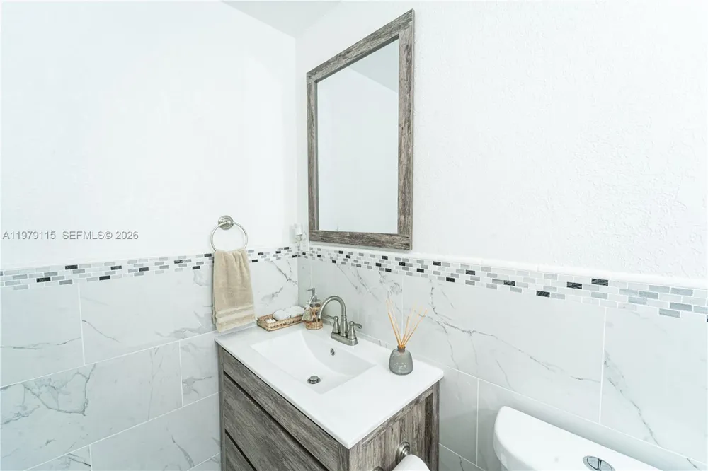 14172 NW 87th Ct Miami Lakes, FL 33018