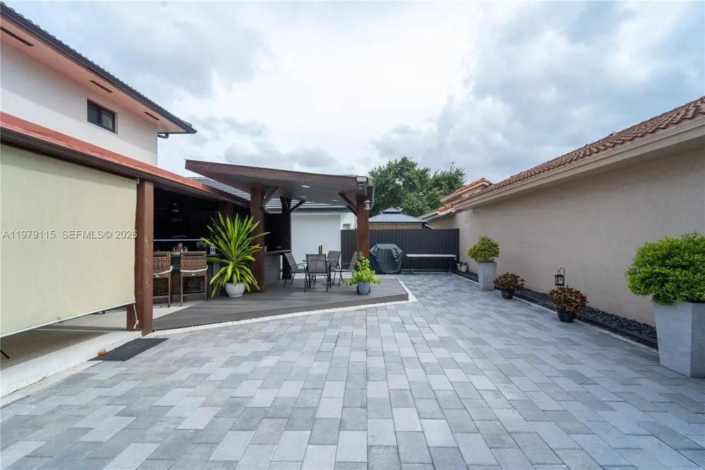 14172 NW 87th Ct Miami Lakes, FL 33018