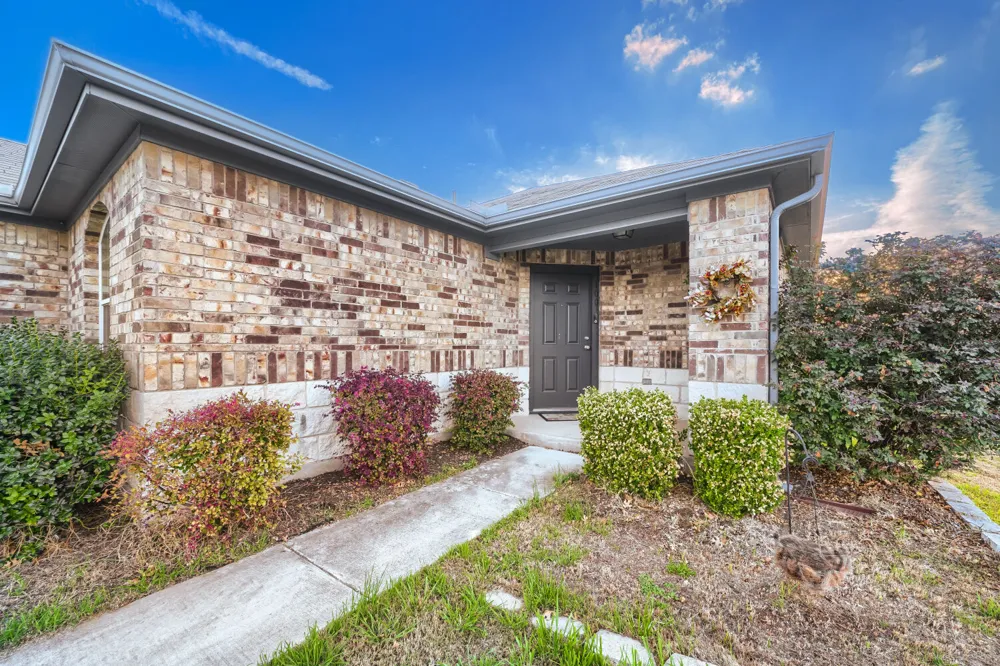 100 Liard River Road Hutto, TX 78634