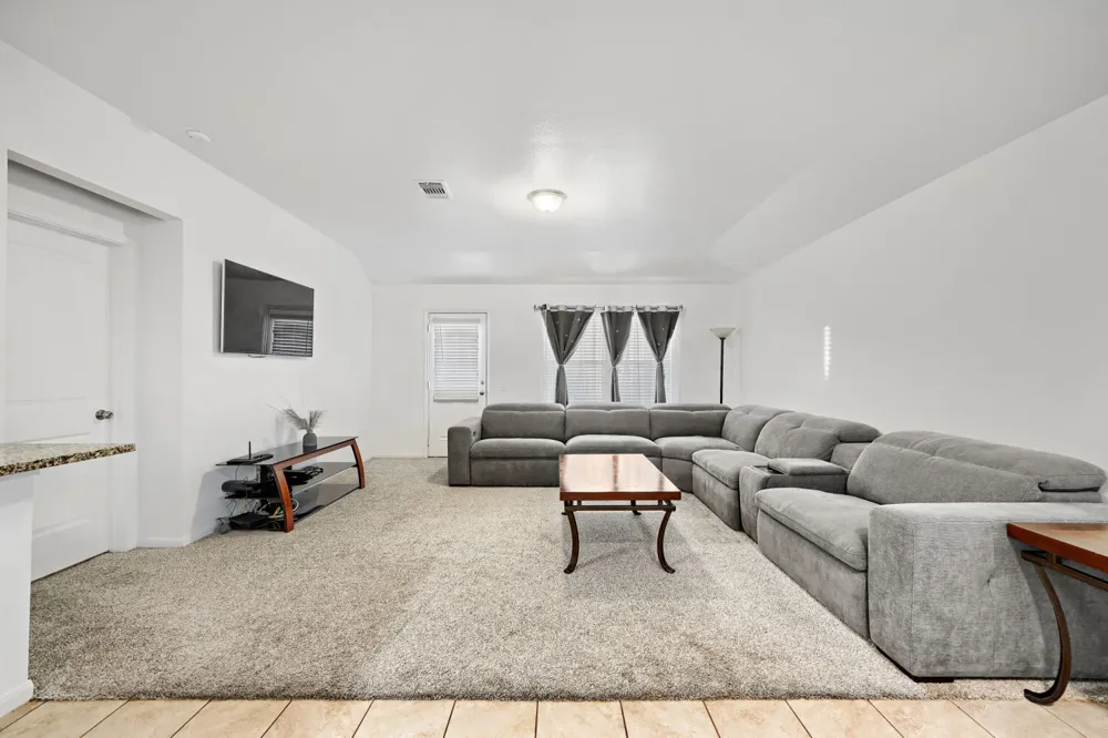 100 Liard River Road Hutto, TX 78634
