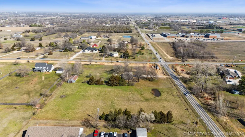 10524 129th EastAvenue Owasso, OK 74055