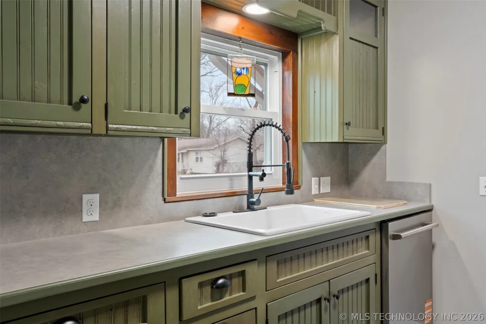 501 S Thompson Street Vinita, OK 74301
