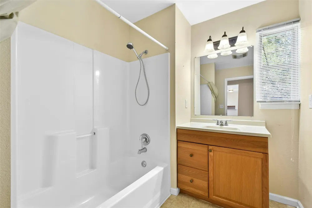 111 Janine Canyon Lake, TX 78133