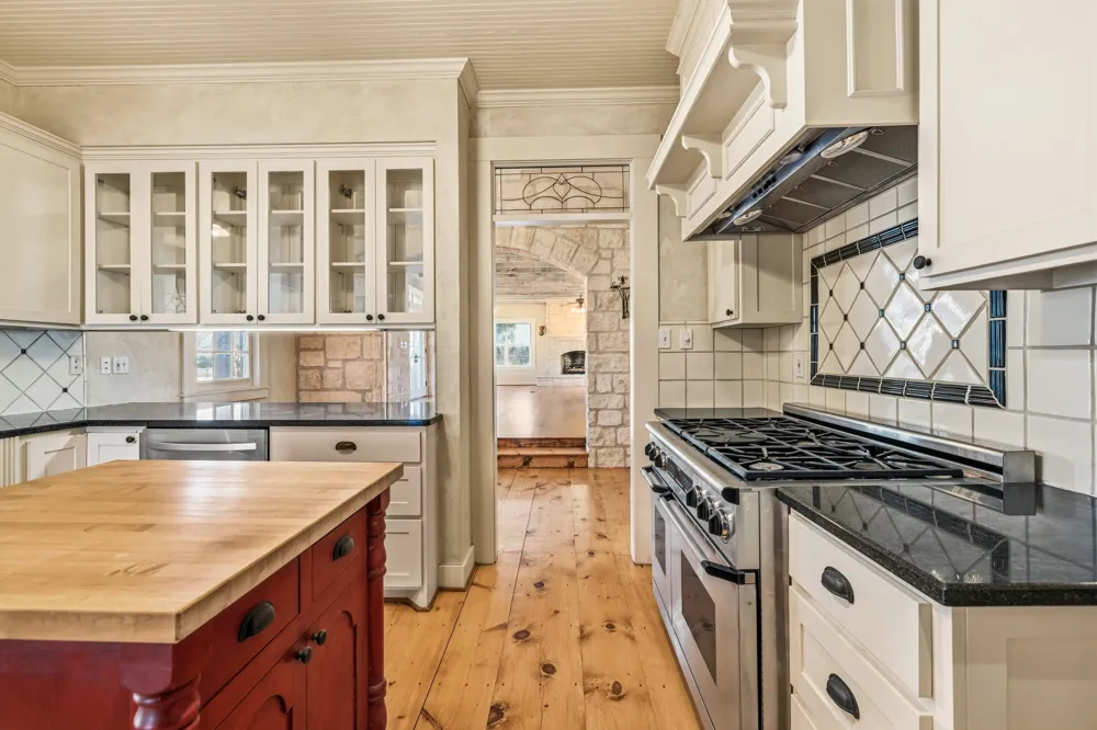 249 Eureka Lane Fredericksburg, TX 78624