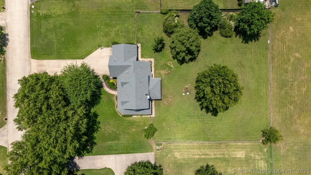 1805 NE Oakridge Drive Claremore, OK 74017