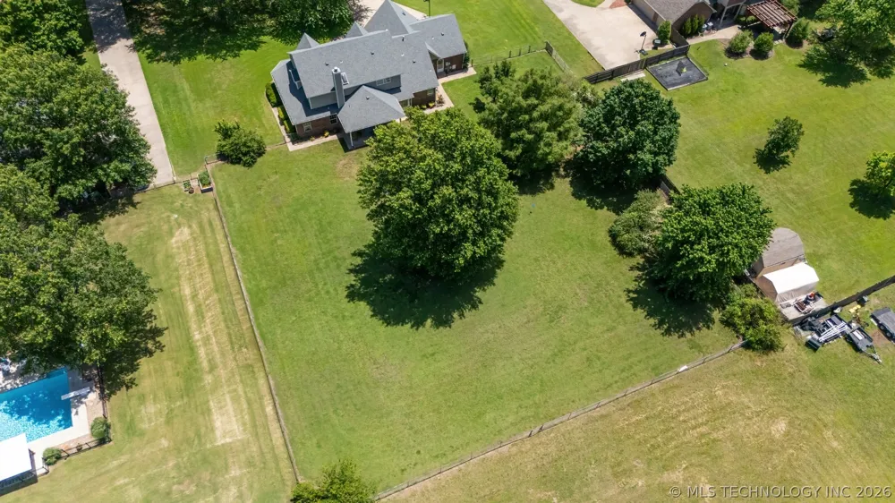 1805 NE Oakridge Drive Claremore, OK 74017
