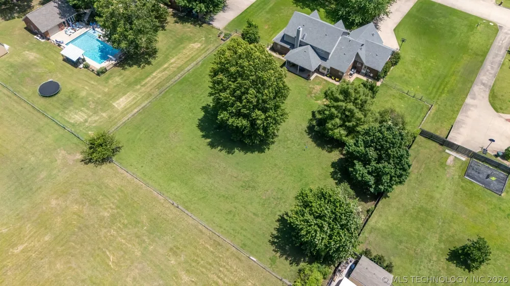 1805 NE Oakridge Drive Claremore, OK 74017