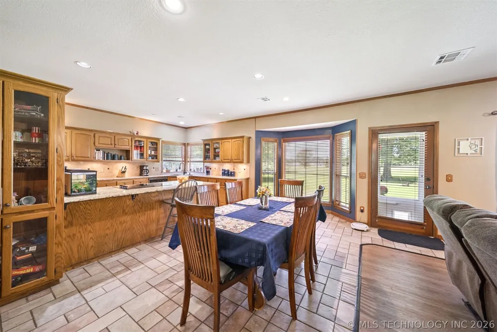 1805 NE Oakridge Drive Claremore, OK 74017