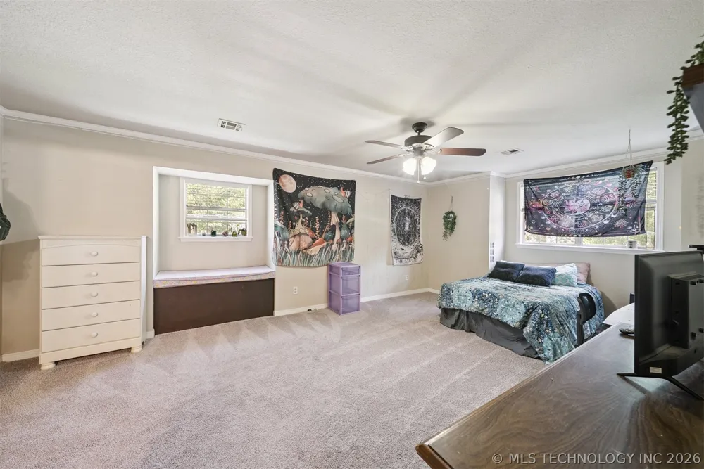 1805 NE Oakridge Drive Claremore, OK 74017