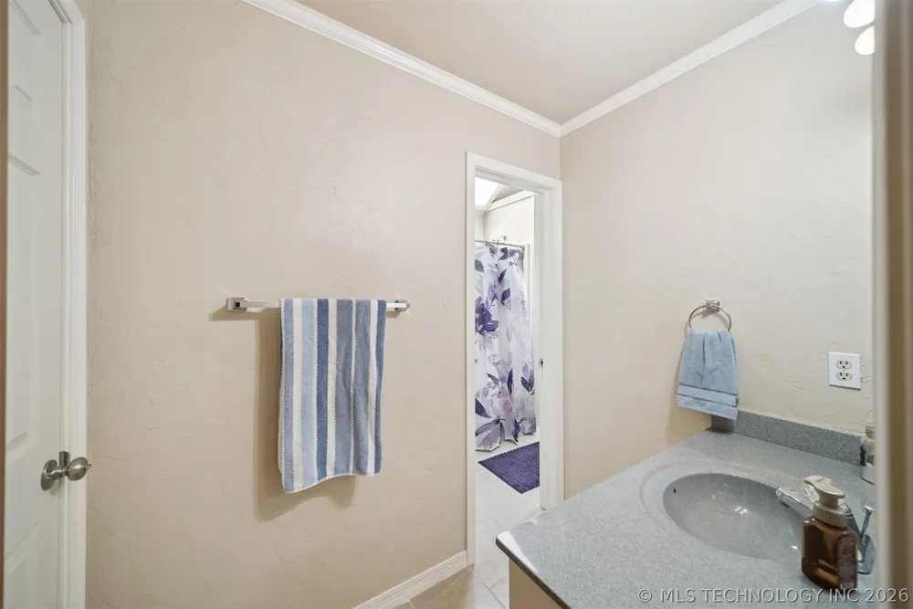 1805 NE Oakridge Drive Claremore, OK 74017