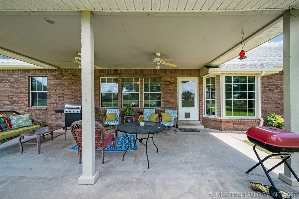 1805 NE Oakridge Drive Claremore, OK 74017