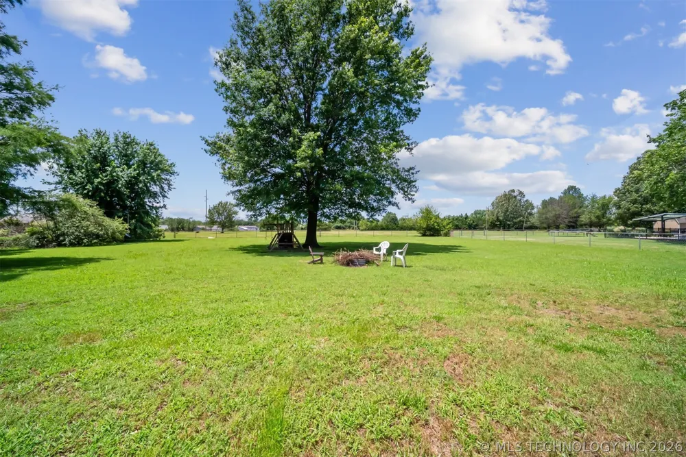 1805 NE Oakridge Drive Claremore, OK 74017