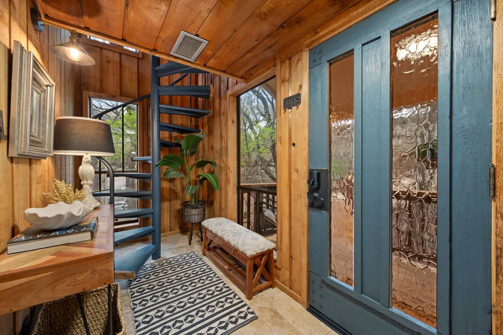 403 Coventry Road Spicewood, TX 78669