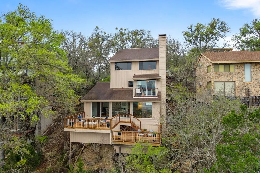 403 Coventry Road Spicewood, TX 78669